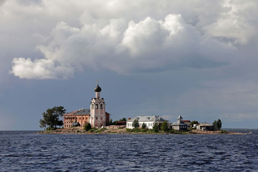 Святые места Вологодчины: путь к духовному наследию России