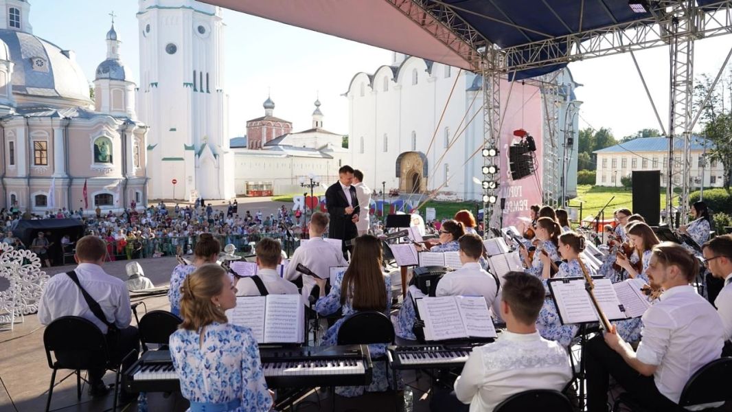 Концерт оркестра народных инструментов 